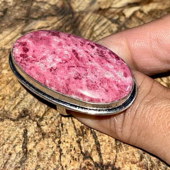 Bright Pink Thulite Ring Size 5 - Picture 10 of 15